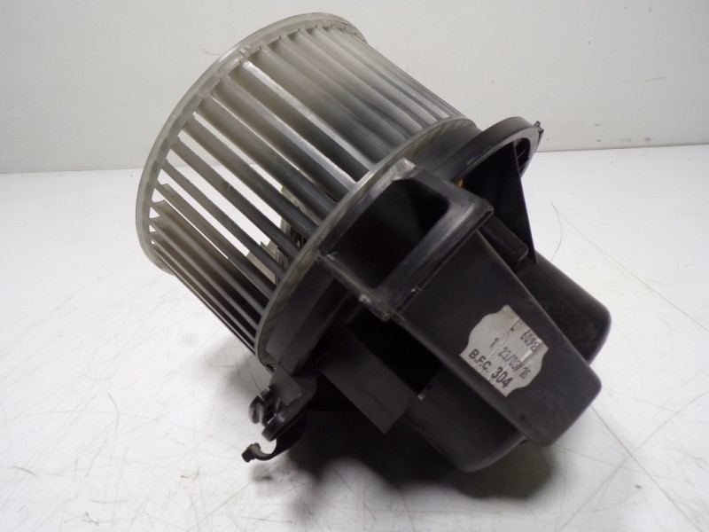 Recambio de motor calefaccion para volkswagen crafter caja cerrada 2.0 tdi referencia OEM IAM 2E0819987A  