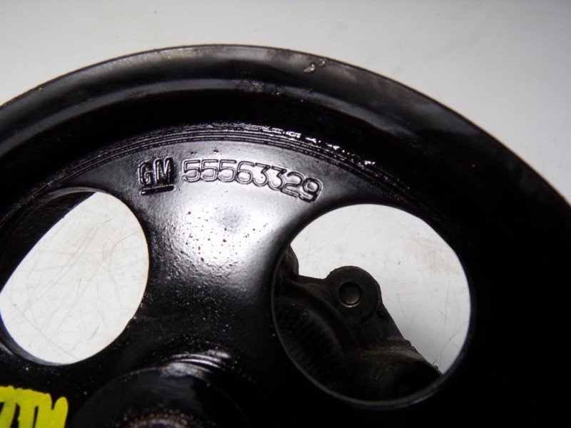 Recambio de bomba direccion para opel insignia berlina cosmo referencia OEM IAM  55563329 