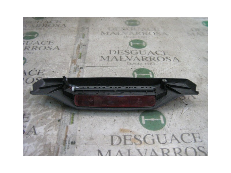 Recambio de piloto trasero central para fiat punto berlina (188) 1.9 diesel eco referencia OEM IAM 735278919  