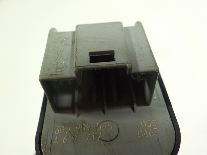 Recambio de mando retrovisor para volkswagen crafter kasten (sy) 2.0 tdi referencia OEM IAM 3G0959565A 3G0959565 