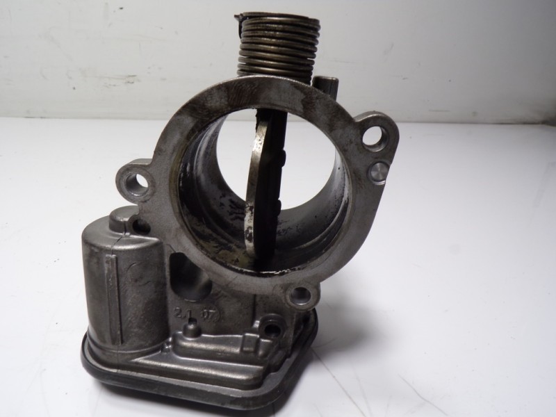 Recambio de caja mariposa para bmw serie 1 berlina (e81/e87) 2.0 turbodiesel cat referencia OEM IAM  B80802046 