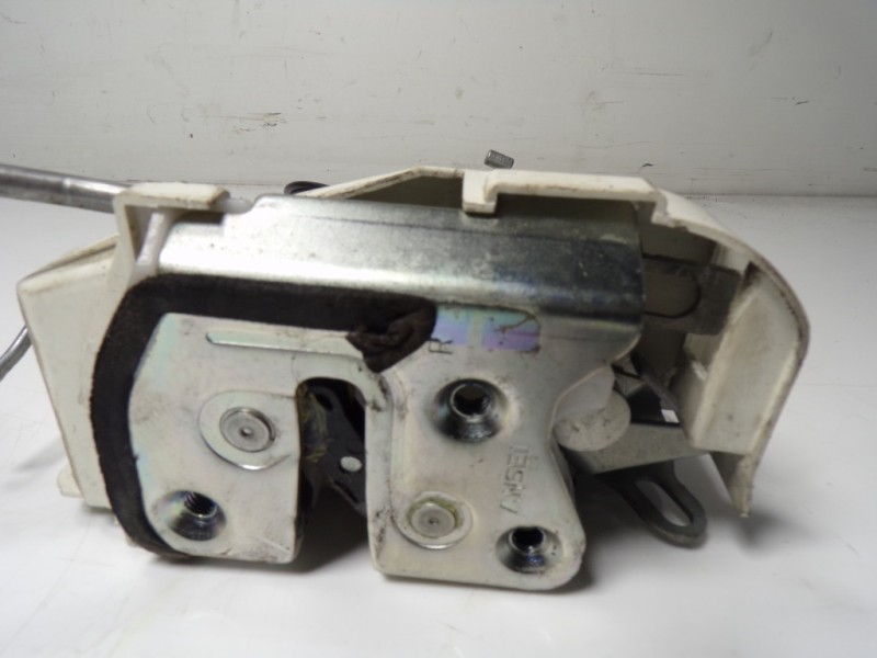 Recambio de cerradura puerta delantera derecha para citroën c-zero referencia OEM IAM 9136HF  