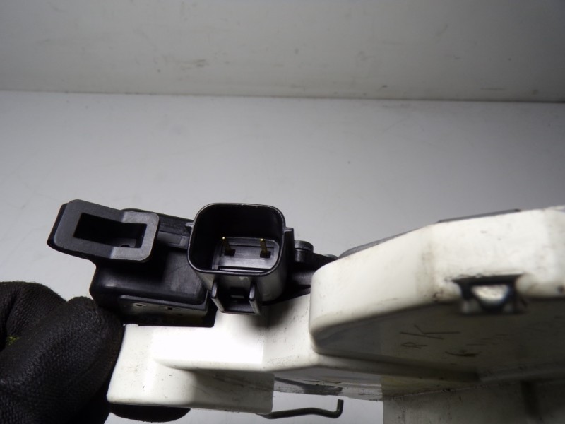 Recambio de cerradura puerta delantera derecha para citroën c-zero referencia OEM IAM 9136HF  