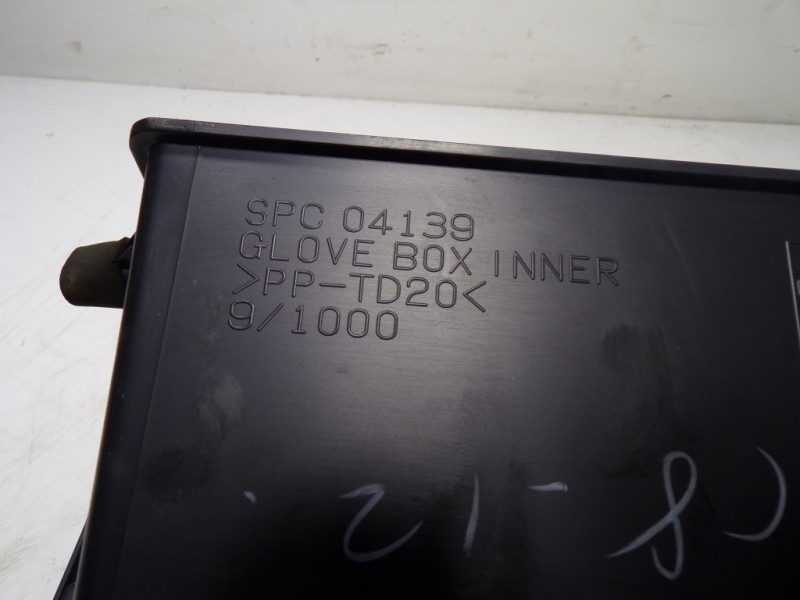 Recambio de guantera para citroën c-zero referencia OEM IAM 825299 04139 