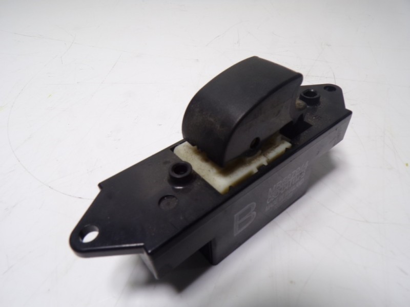 Recambio de mando elevalunas delantero derecho para citroën c-zero referencia OEM IAM 6590NX MR587944 