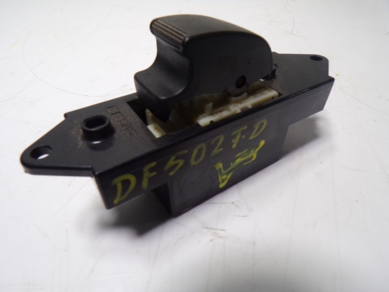 Recambio de mando elevalunas trasero derecho para citroën c-zero referencia OEM IAM 6590NX MR587944 