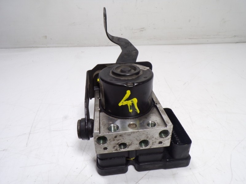 Recambio de abs para ford fiesta (cb1) 1.6 tdci cat referencia OEM IAM  8V512M110AD 