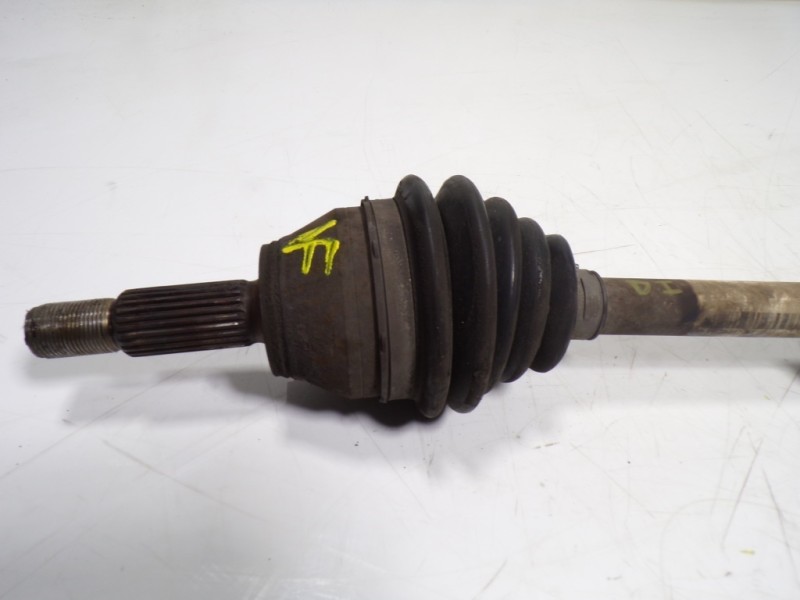 Recambio de transmision izquierda para ford fiesta (cb1) 1.6 tdci cat referencia OEM IAM  8V513B437HA 