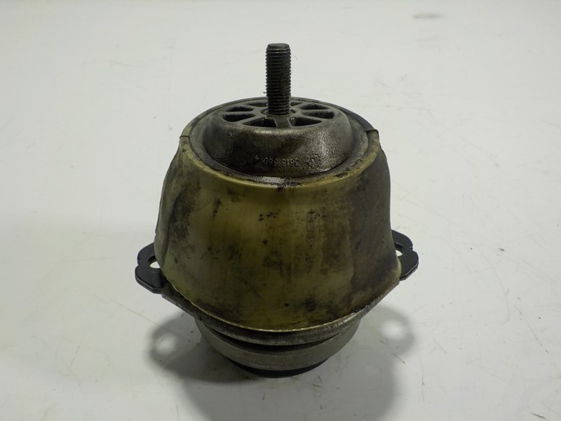 Recambio de soporte motor izquierdo para volkswagen touareg (7la) 2.5 tdi referencia OEM IAM 7L6199131C  