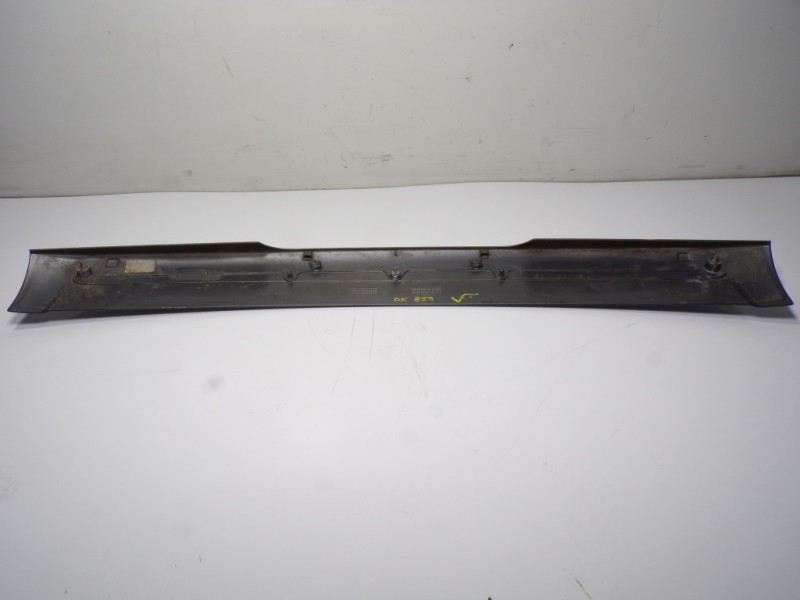 Recambio de aleron trasero para volkswagen touareg (7la) 2.5 tdi referencia OEM IAM 7L6827991 7L6827933C 