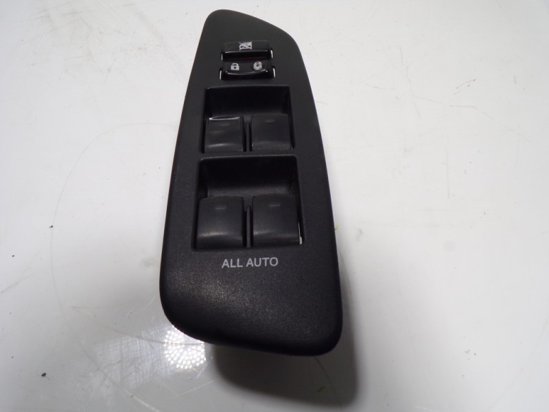 Recambio de mando elevalunas delantero izquierdo para toyota auris 1.4 turbodiesel cat referencia OEM IAM 8404002080 7423202550 