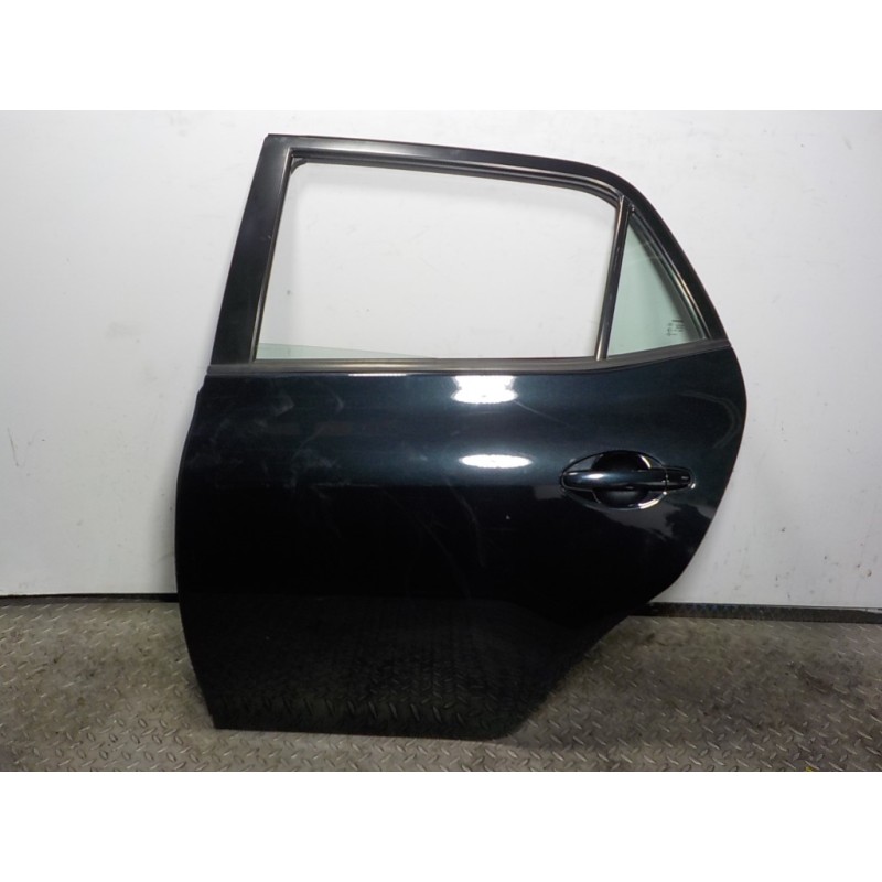 Recambio de puerta trasera izquierda para toyota auris 1.4 turbodiesel cat referencia OEM IAM 6700402260  