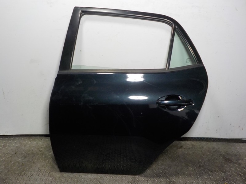 Recambio de puerta trasera izquierda para toyota auris 1.4 turbodiesel cat referencia OEM IAM 6700402260  