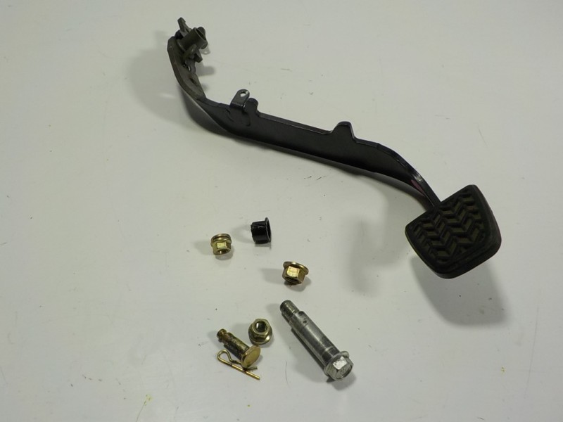 Recambio de pedal embrague para toyota corolla (e12) 2.0 turbodiesel cat referencia OEM IAM   