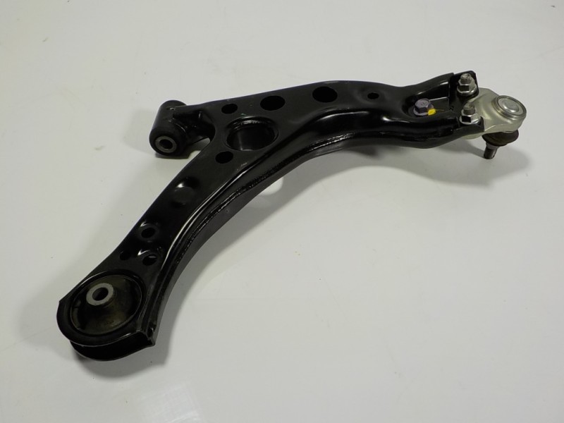 Recambio de brazo suspension inferior delantero izquierdo para toyota c-hr hybrid dynamic referencia OEM IAM   