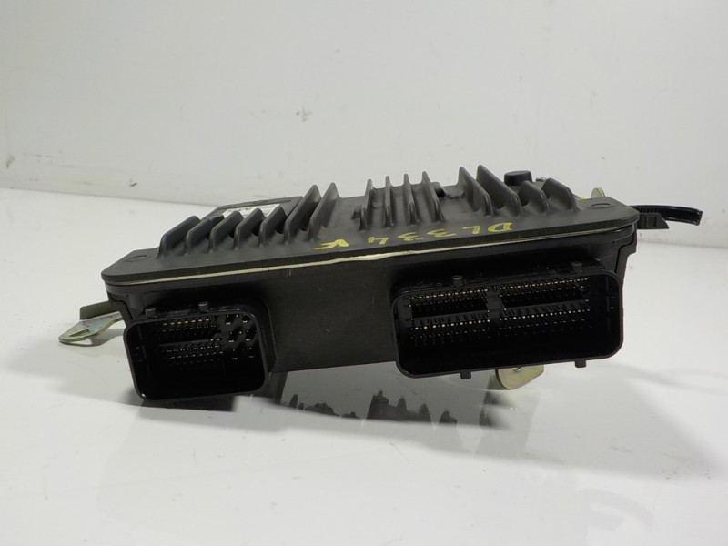 Recambio de centralita motor uce para toyota c-hr hybrid dynamic referencia OEM IAM 89661F4390 89661F4390 