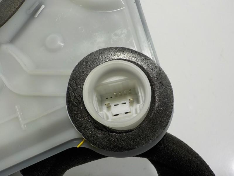 Recambio de cerradura puerta delantera izquierda para toyota c-hr hybrid dynamic referencia OEM IAM 6904002491  