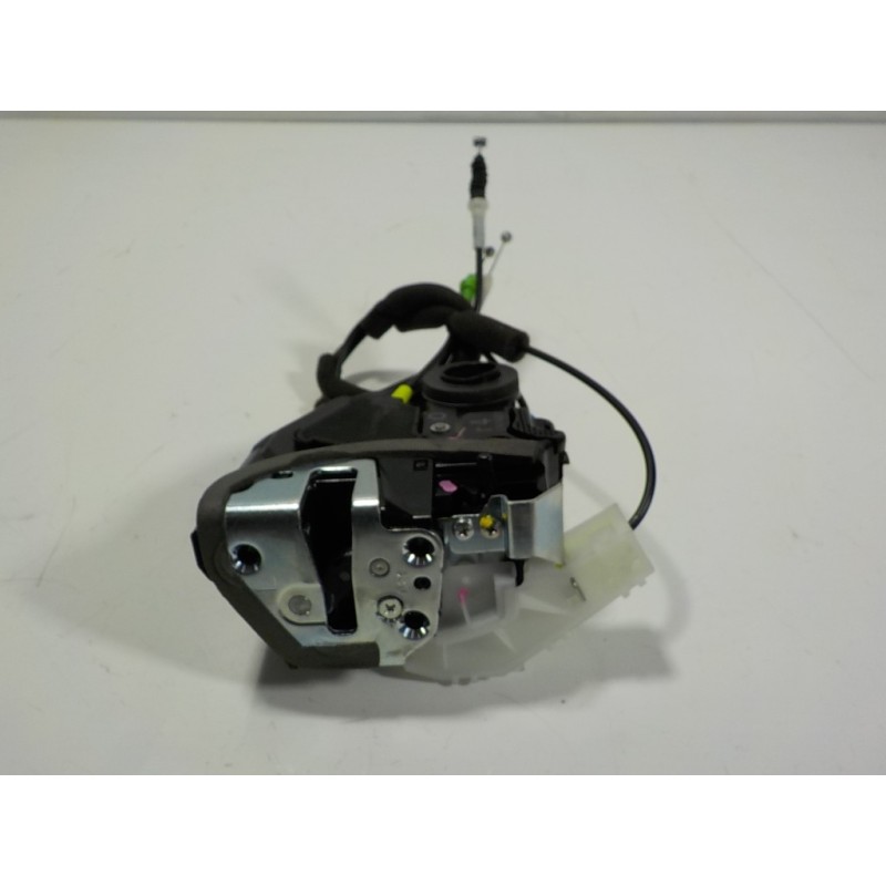 Recambio de cerradura puerta trasera izquierda para toyota c-hr hybrid dynamic referencia OEM IAM  20414018 