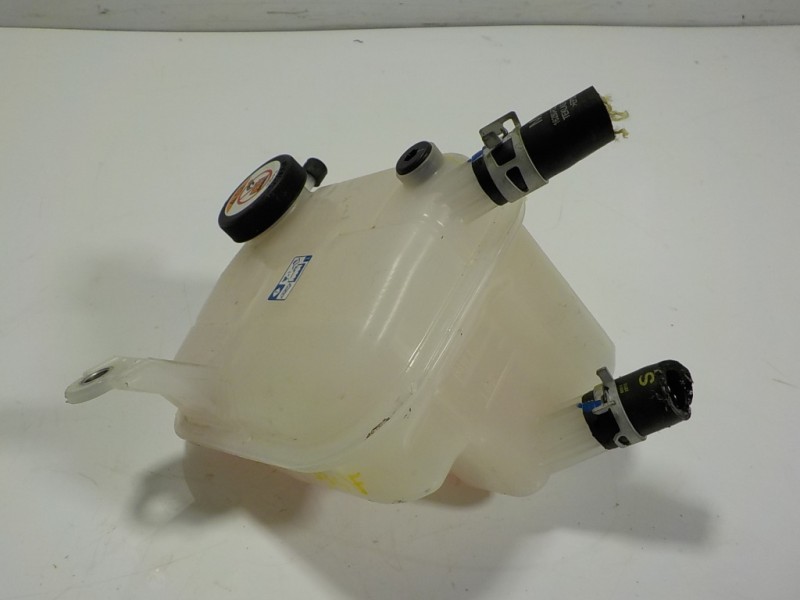 Recambio de deposito expansion para toyota c-hr hybrid dynamic referencia OEM IAM 164A20T021  