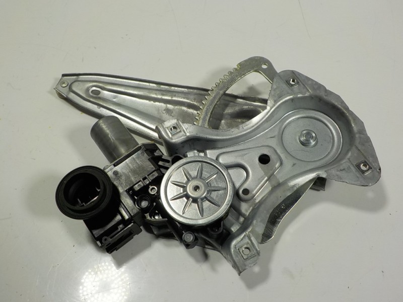 Recambio de elevalunas trasero izquierdo para toyota c-hr hybrid dynamic referencia OEM IAM 69820F4010 8571010120 