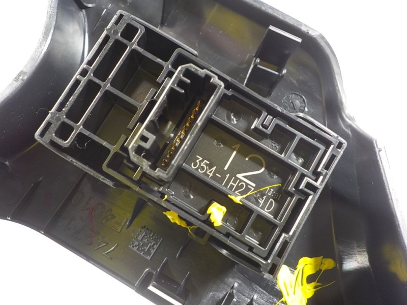 Recambio de mando elevalunas trasero derecho para toyota c-hr hybrid dynamic referencia OEM IAM 8481002240 3541H271D 