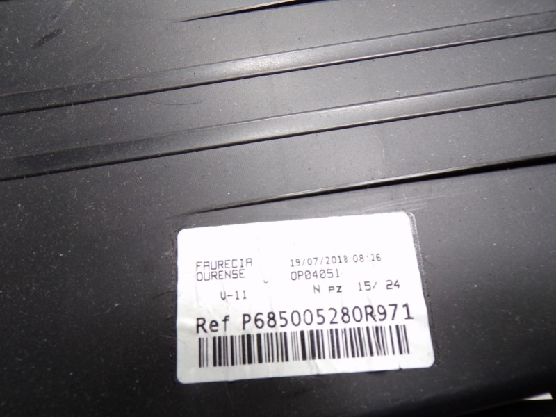 Recambio de guantera para renault megane iv berlina 5p 1.2 tce energy referencia OEM IAM 685005280R P685005280R971 