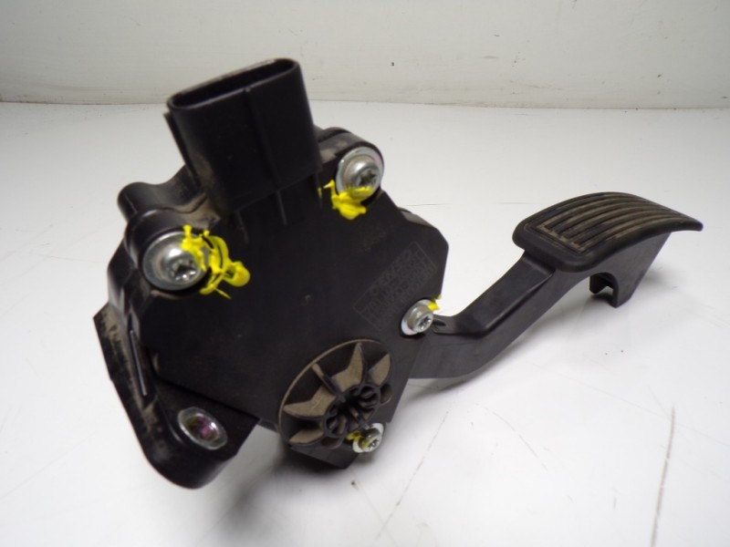 Recambio de potenciometro pedal para lexus ct 1.8 16v cat (híbrido) referencia OEM IAM 7811076021 7811076021 