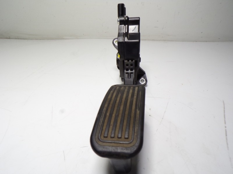 Recambio de potenciometro pedal para lexus ct 1.8 16v cat (híbrido) referencia OEM IAM 7811076021 7811076021 