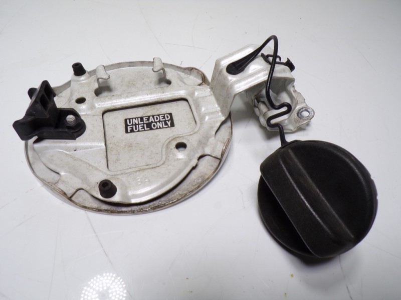 Recambio de tapa combustible para lexus ct 1.8 16v cat (híbrido) referencia OEM IAM 7735076010  