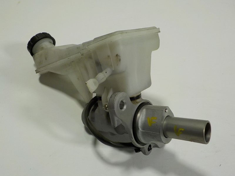 Recambio de bomba freno para mercedes-benz clase b (w246) 1.5 cdi cat referencia OEM IAM A2464300301 A2464300202 