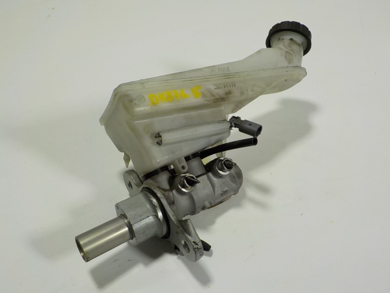 Recambio de bomba freno para mercedes-benz clase b (w246) 1.5 cdi cat referencia OEM IAM A2464300301 A2464300202 