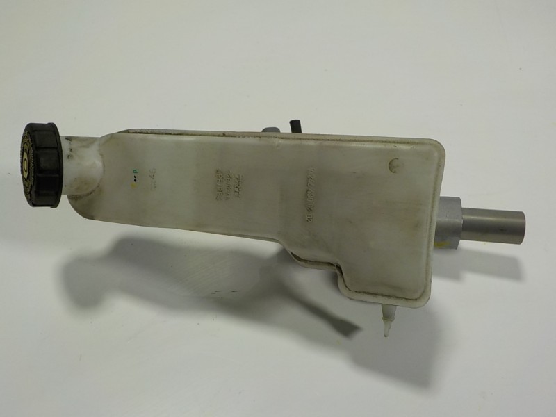 Recambio de bomba freno para mercedes-benz clase b (w246) 1.5 cdi cat referencia OEM IAM A2464300301 A2464300202 