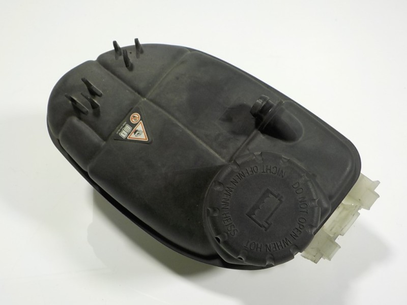 Recambio de deposito expansion para mercedes-benz clase b (w246) 1.5 cdi cat referencia OEM IAM A2465000049  