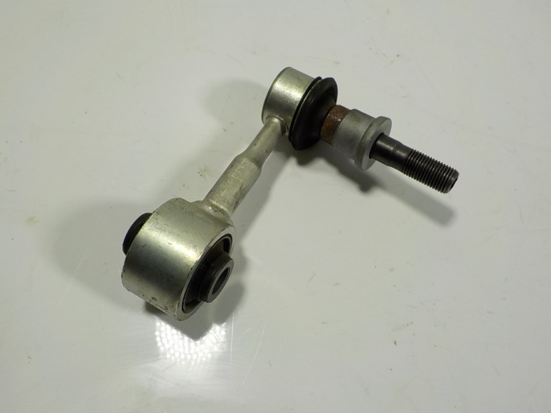 Recambio de tirante trasero derecho para toyota c-hr hybrid dynamic referencia OEM IAM 4883047010  