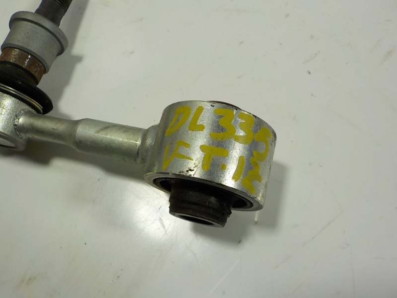 Recambio de tirante trasero izquierdo para toyota c-hr hybrid dynamic referencia OEM IAM 4883047010  