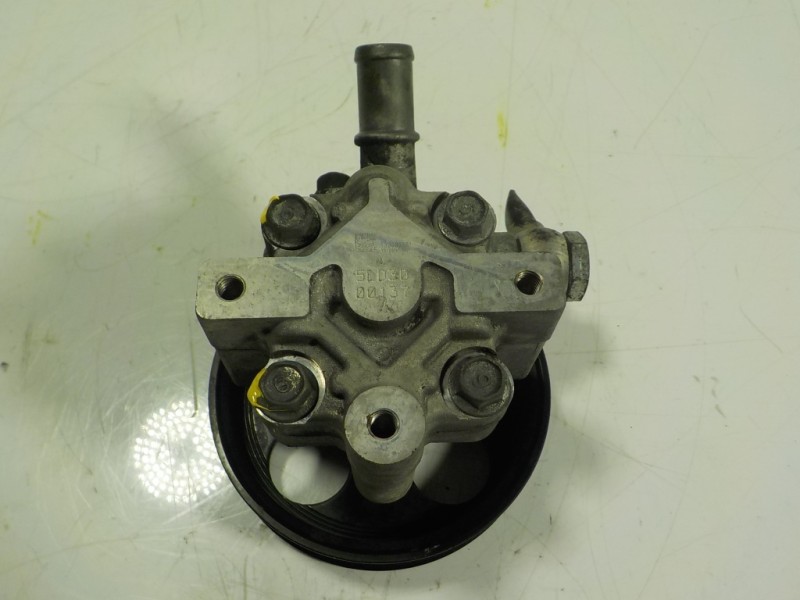 Recambio de bomba direccion para opel insignia berlina cosmo referencia OEM IAM  13309336 