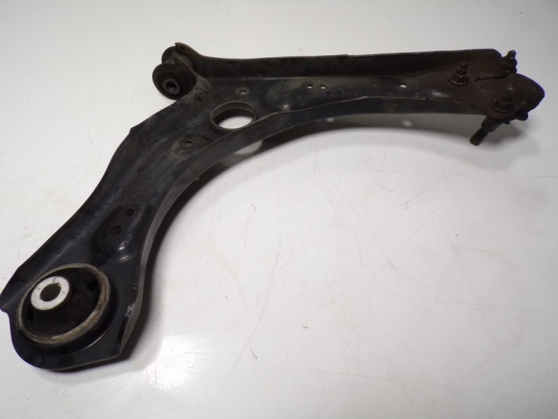 Recambio de brazo suspension inferior delantero izquierdo para seat ibiza (kj1) 1.0 tsi referencia OEM IAM 2Q0407151D  