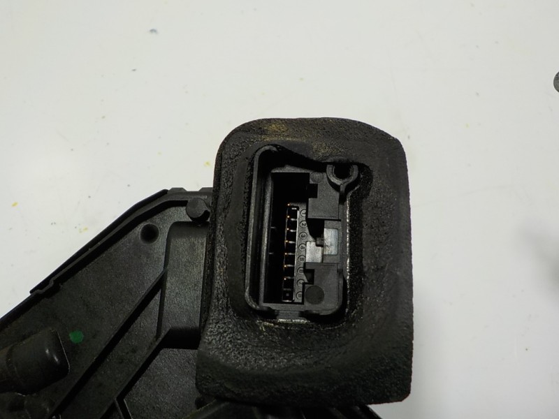 Recambio de cerradura puerta trasera izquierda para seat ibiza (kj1) 1.0 tsi referencia OEM IAM 5TA839015E A5E5TA839015E 