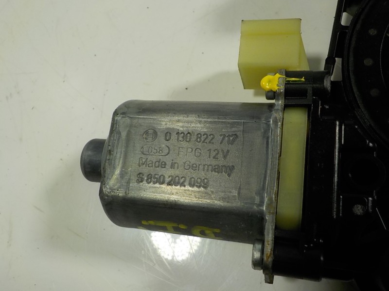 Recambio de motor elevalunas delantero izquierdo para seat leon (5f1) style referencia OEM IAM 5Q0959801B 5Q0959801B 