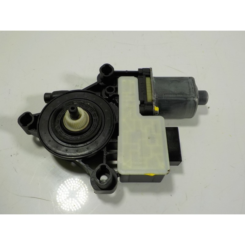 Recambio de motor elevalunas trasero izquierdo para seat leon (5f1) style referencia OEM IAM 5Q0959811A 5Q0959811A 