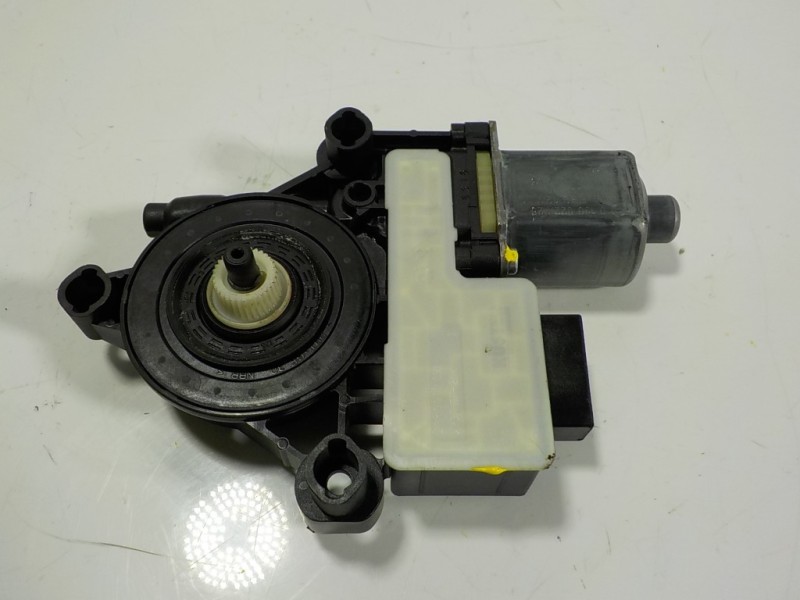 Recambio de motor elevalunas trasero izquierdo para seat leon (5f1) style referencia OEM IAM 5Q0959811A 5Q0959811A 