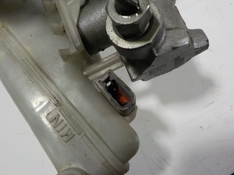 Recambio de bomba freno para ford transit courier 1.5 tdci cat referencia OEM IAM 1751664 0204054029 