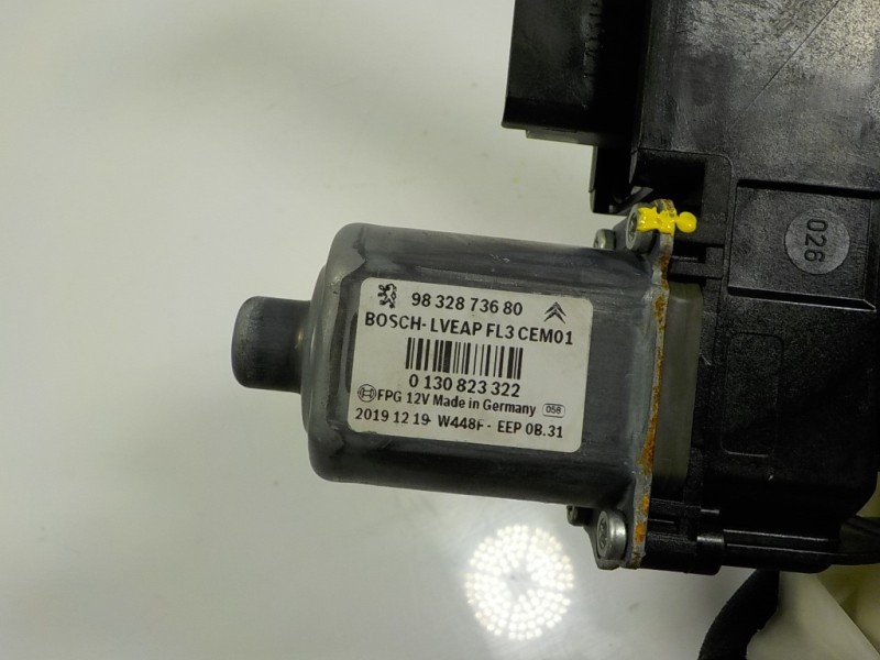 Recambio de elevalunas delantero derecho para citroën c4 cactus 1.5 blue-hdi fap referencia OEM IAM 9833196080 9832873680 
