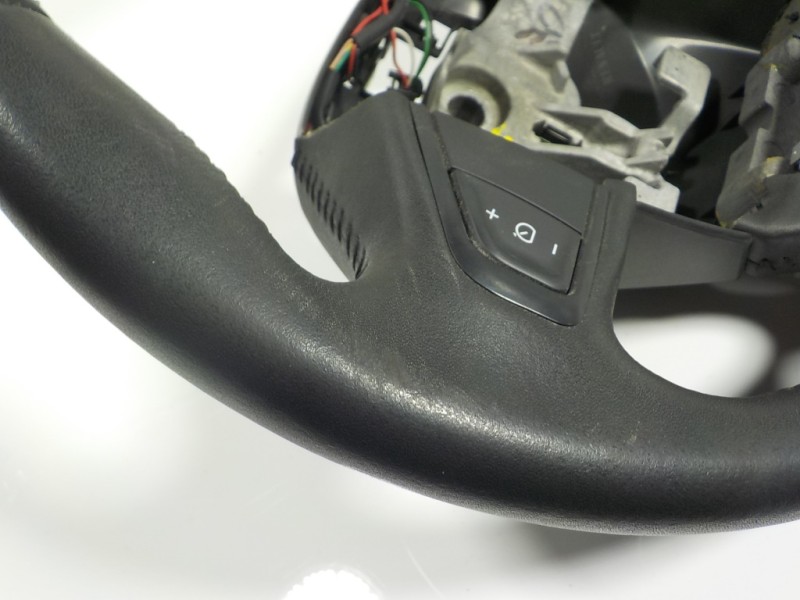 Recambio de volante para renault megane iii berlina 5 p 1.5 dci diesel fap referencia OEM IAM   