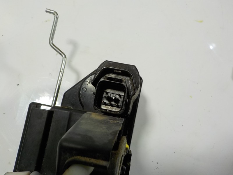 Recambio de cerradura puerta delantera derecha para ssangyong rodius 2.7 turbodiesel cat referencia OEM IAM 7122021004  