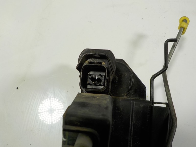 Recambio de cerradura puerta delantera izquierda para ssangyong rodius 2.7 turbodiesel cat referencia OEM IAM 7121021024  