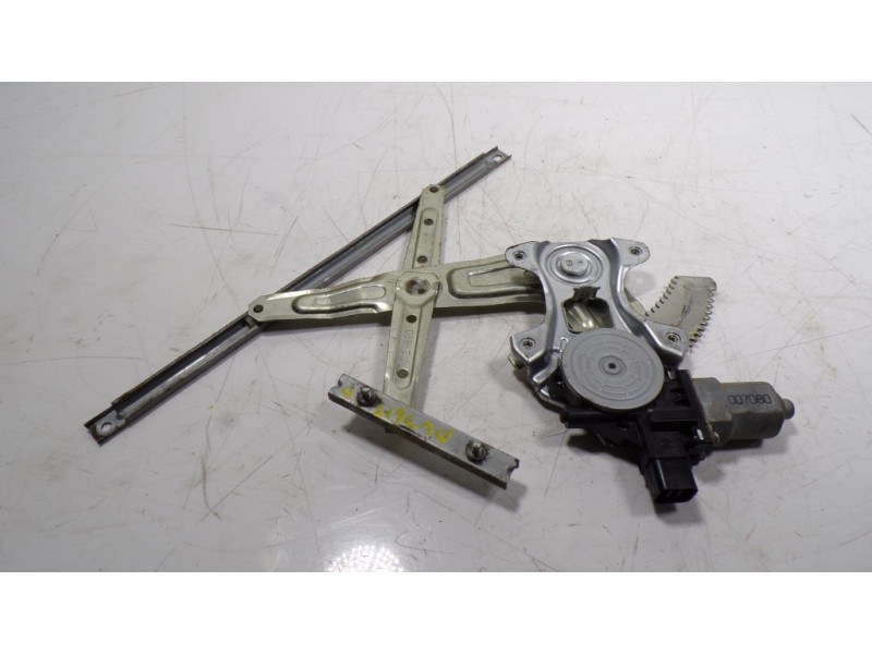Recambio de cerradura puerta delantera izquierda para ssangyong rodius 2.7 turbodiesel cat referencia OEM IAM 7121021024  