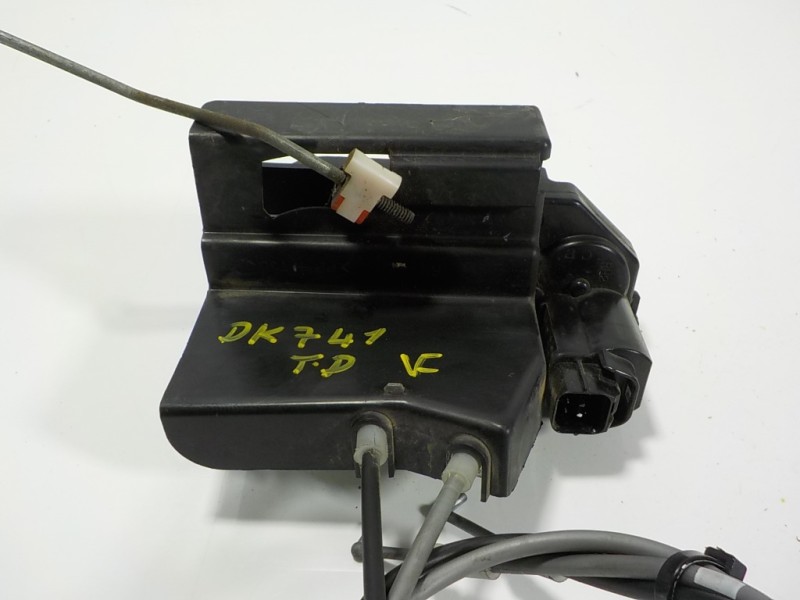 Recambio de cerradura puerta trasera derecha para ssangyong rodius 2.7 turbodiesel cat referencia OEM IAM 7132021004  