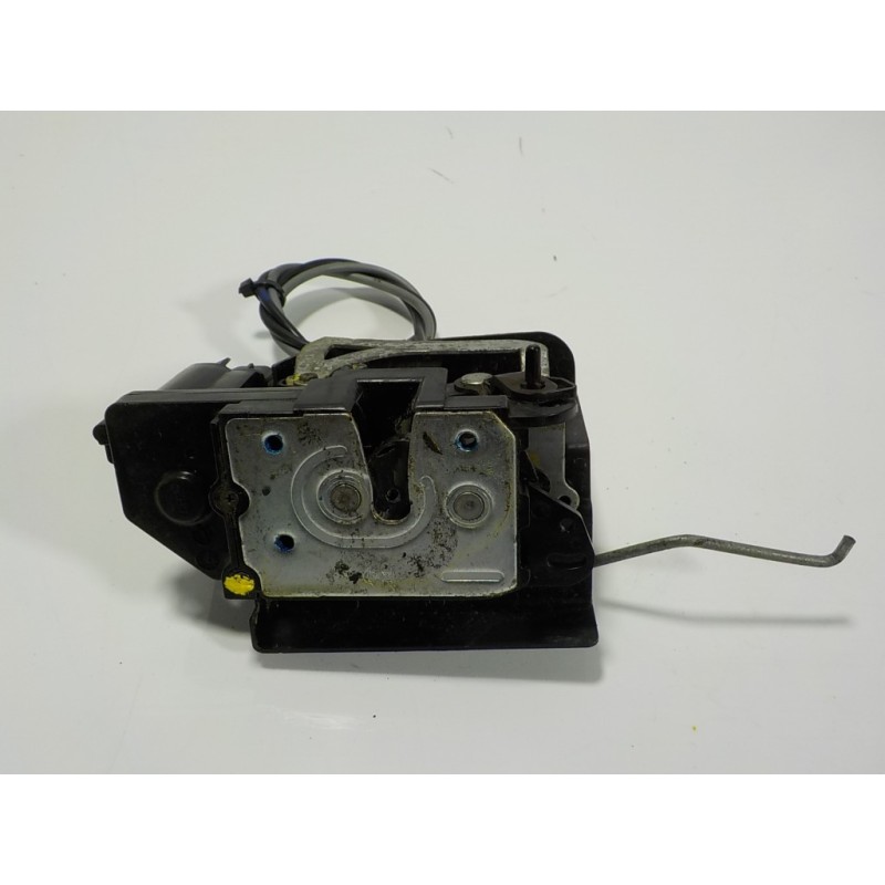 Recambio de cerradura puerta trasera izquierda para ssangyong rodius 2.7 turbodiesel cat referencia OEM IAM 7131021004  