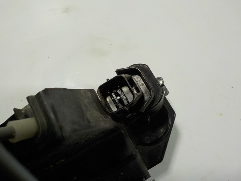 Recambio de cerradura puerta trasera izquierda para ssangyong rodius 2.7 turbodiesel cat referencia OEM IAM 7131021004  